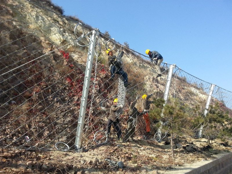 山體滑坡防護(hù)網(wǎng)