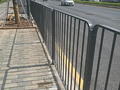 人行道隔離護欄